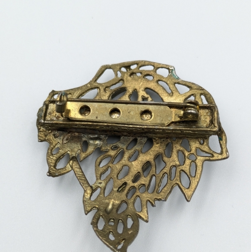 Vintage open metalwork leaf brooch pin - Picture 3 of 5
